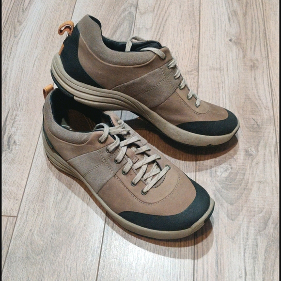 Clarks Shoes - Clarks Wave Walk Waterproof Sneakers 8.5